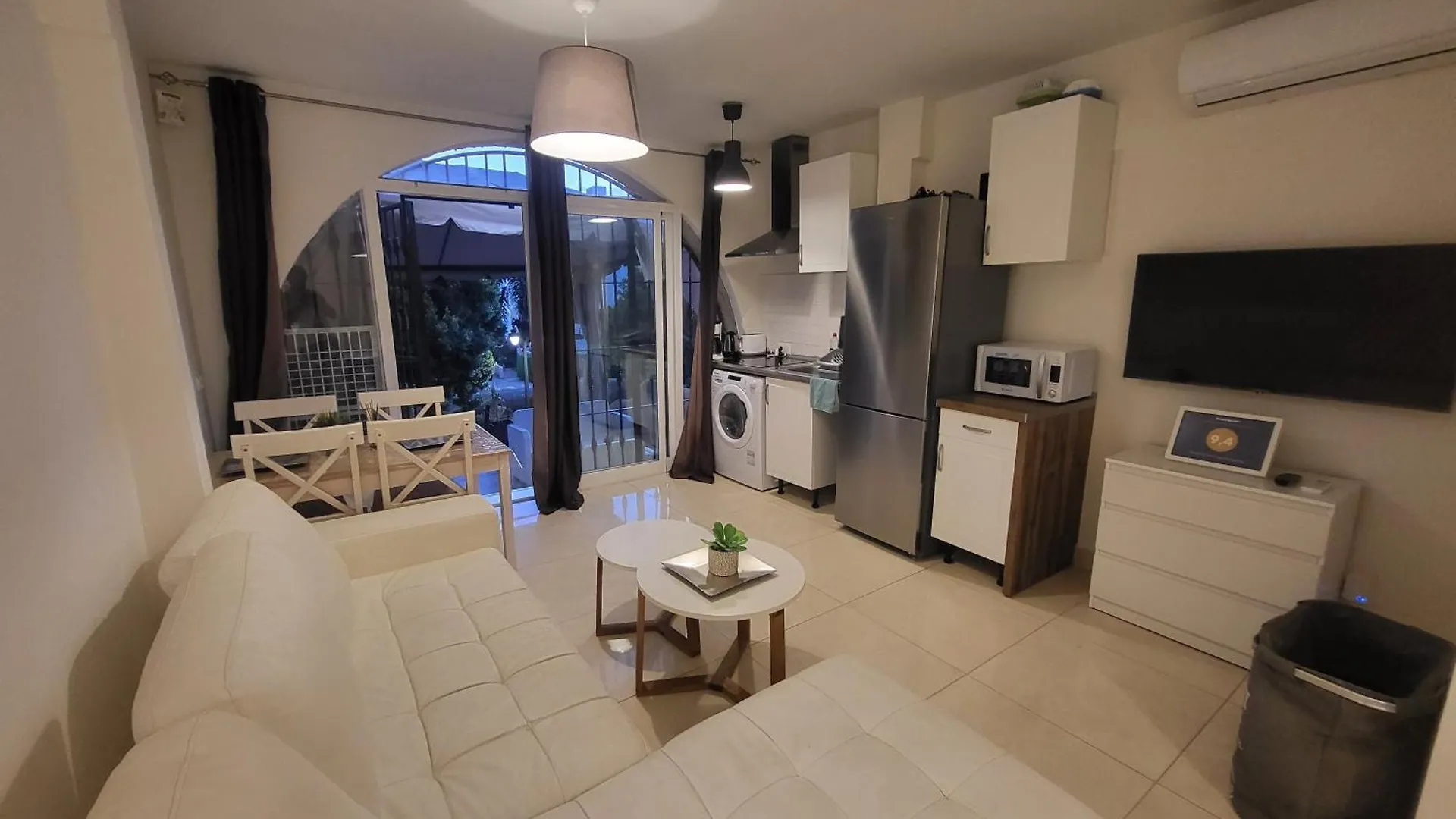 Beach Bungalow Port,Free Parking 에스테포나 0*,