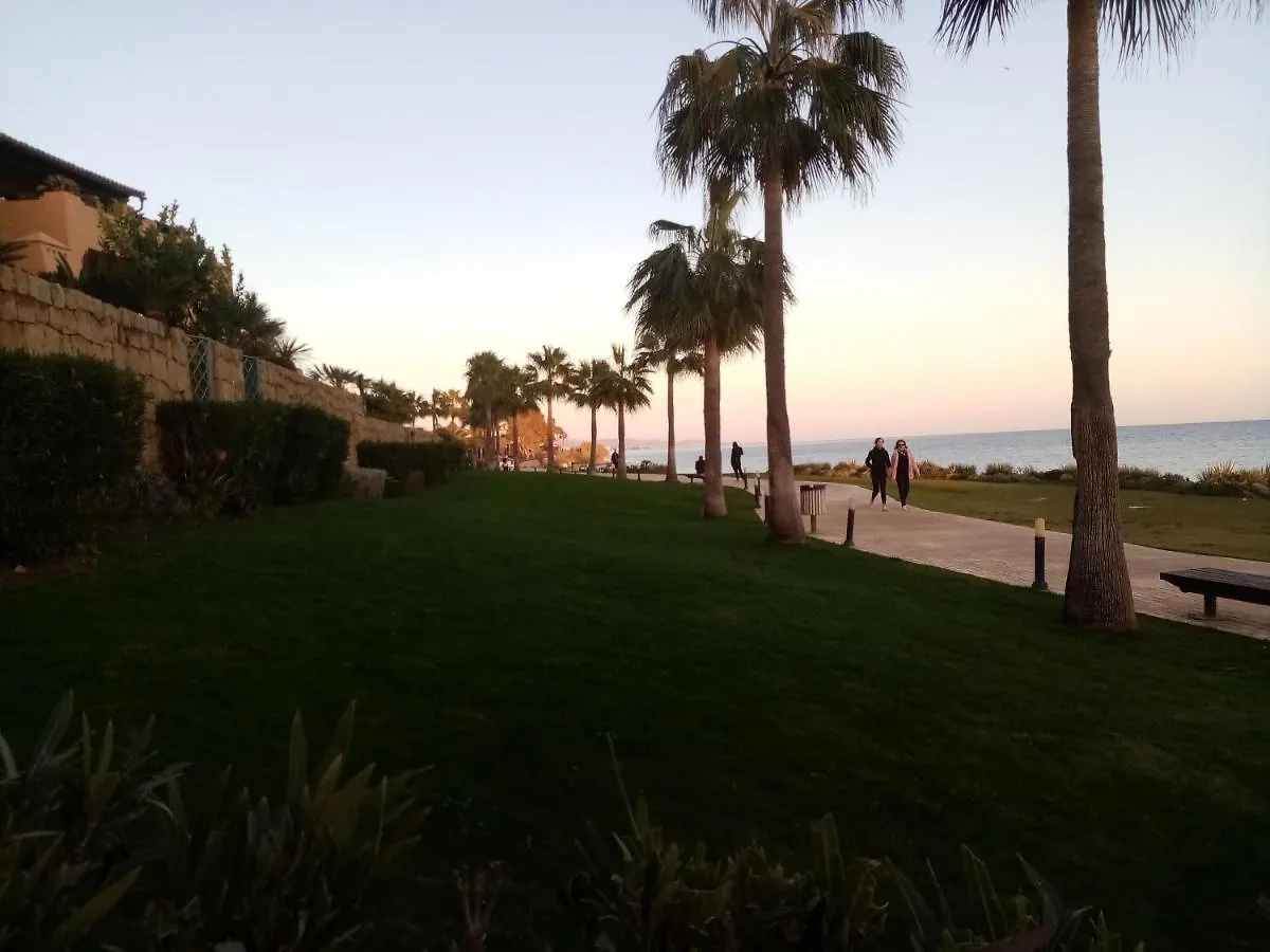Beach Bungalow Port,Free Parking Estepona Spain