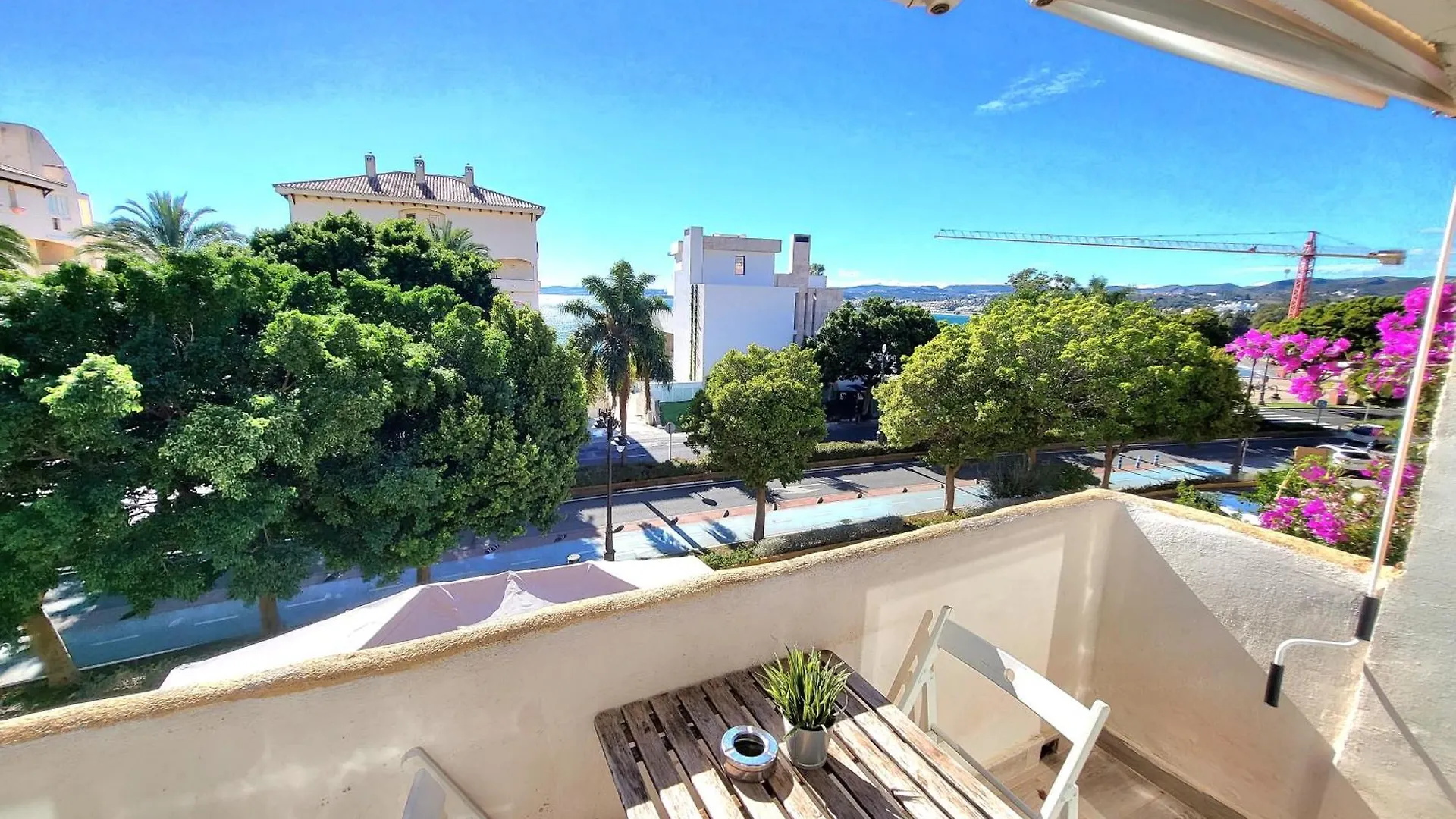 Beach Bungalow Port,Free Parking Estepona Spain